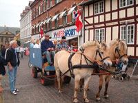 Bjarke med fyldt hestevogn til byfest i Faaborg